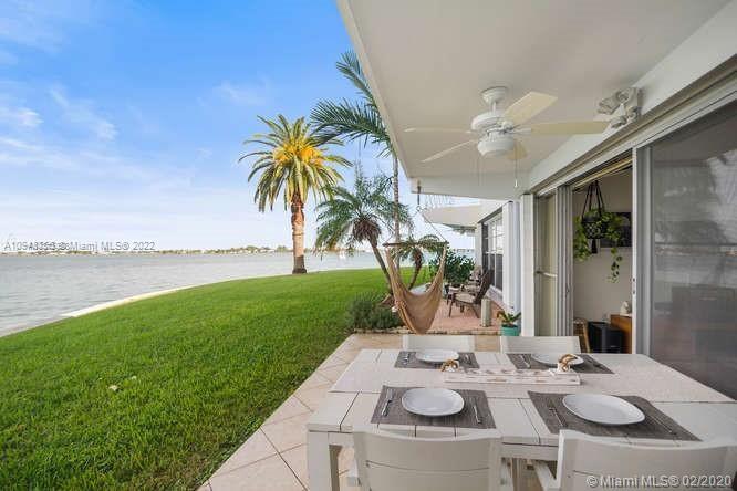 HARBOR ISLAND - Commercial Sale