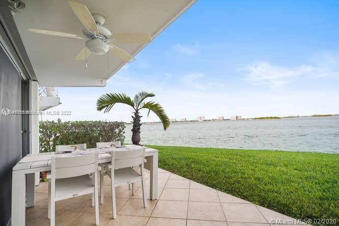 HARBOR ISLAND - Commercial Sale