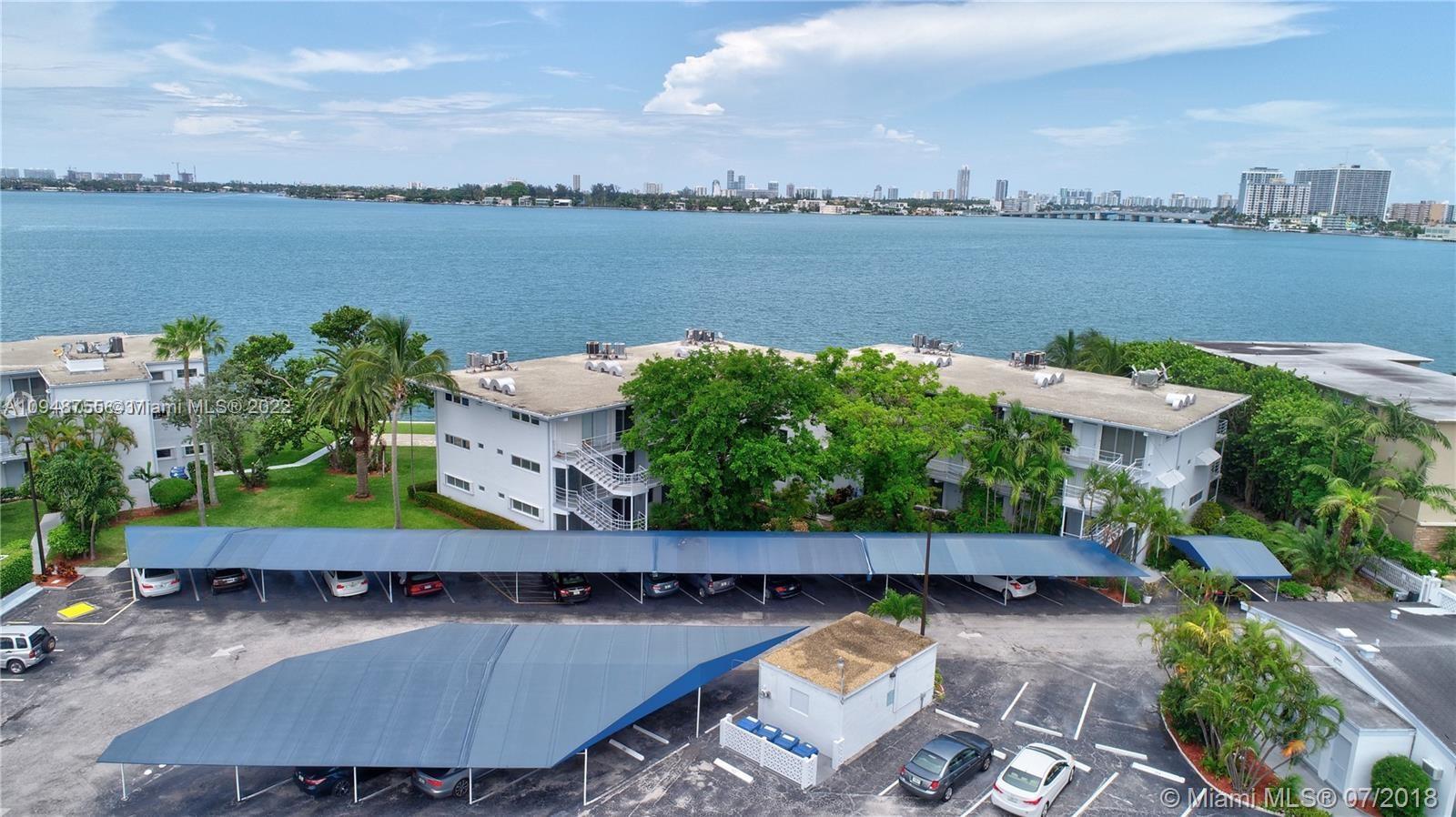 HARBOR ISLAND - Commercial Sale