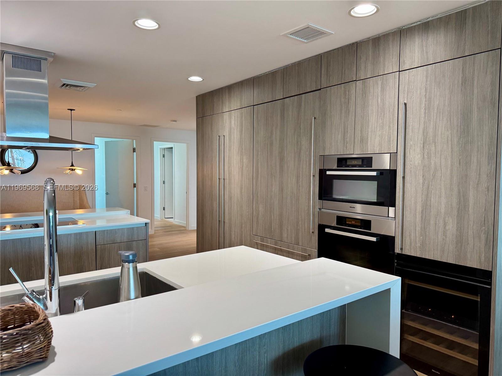 OCEANA KEY BISCAYNE CONDO - Residential Lease