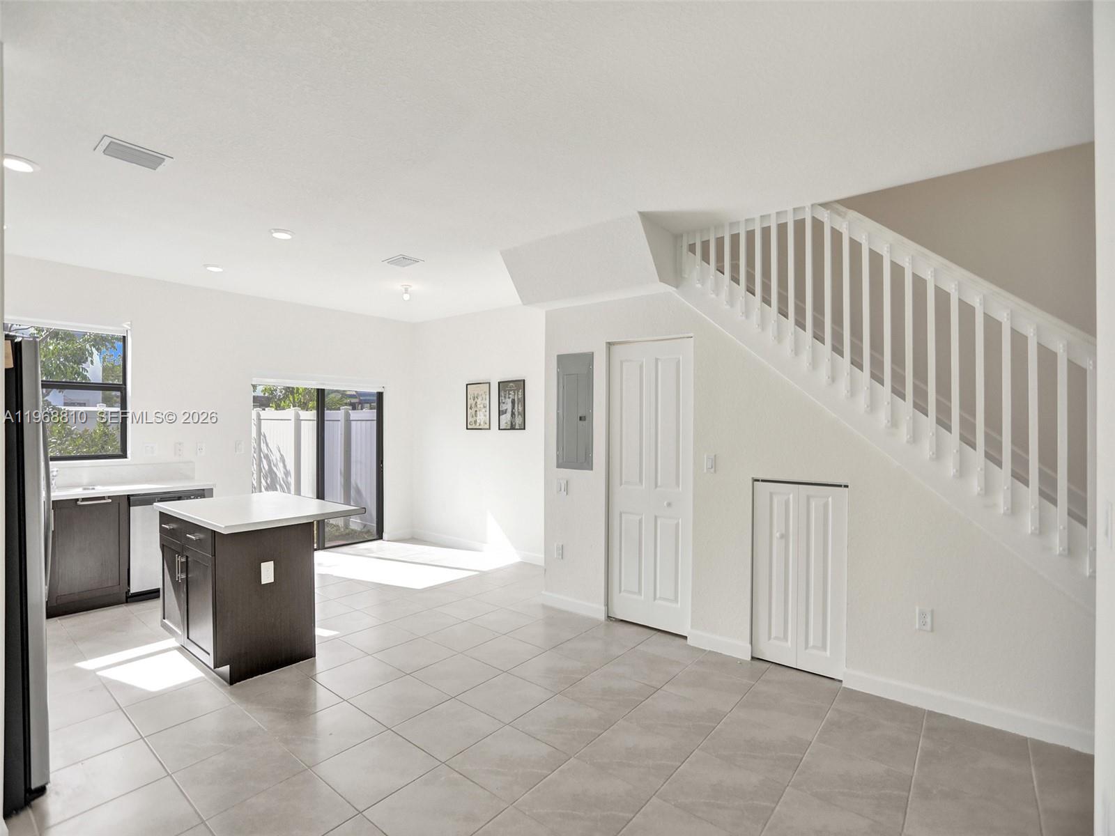 AQUABELLA NORTH - Residential