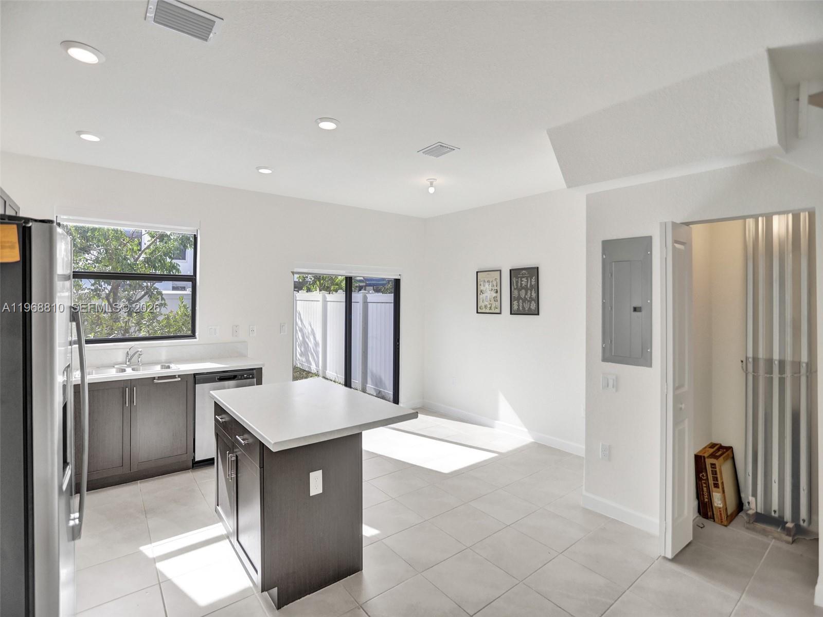 AQUABELLA NORTH - Residential