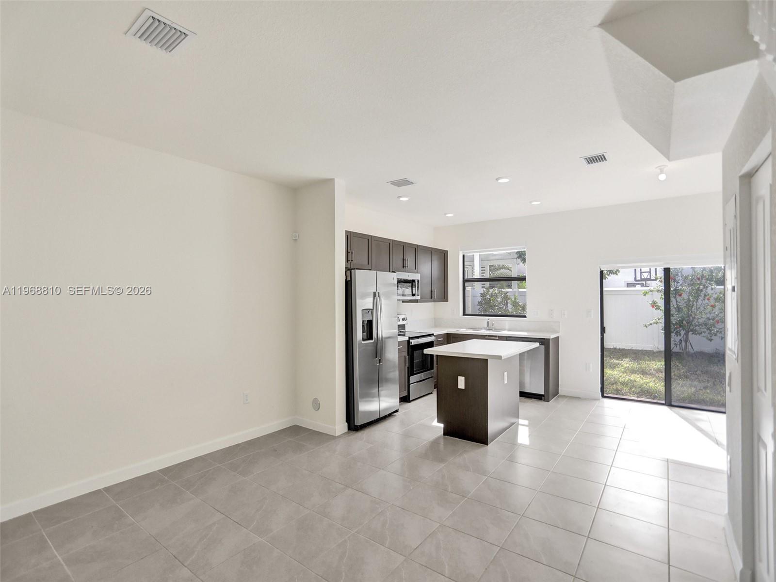 AQUABELLA NORTH - Residential