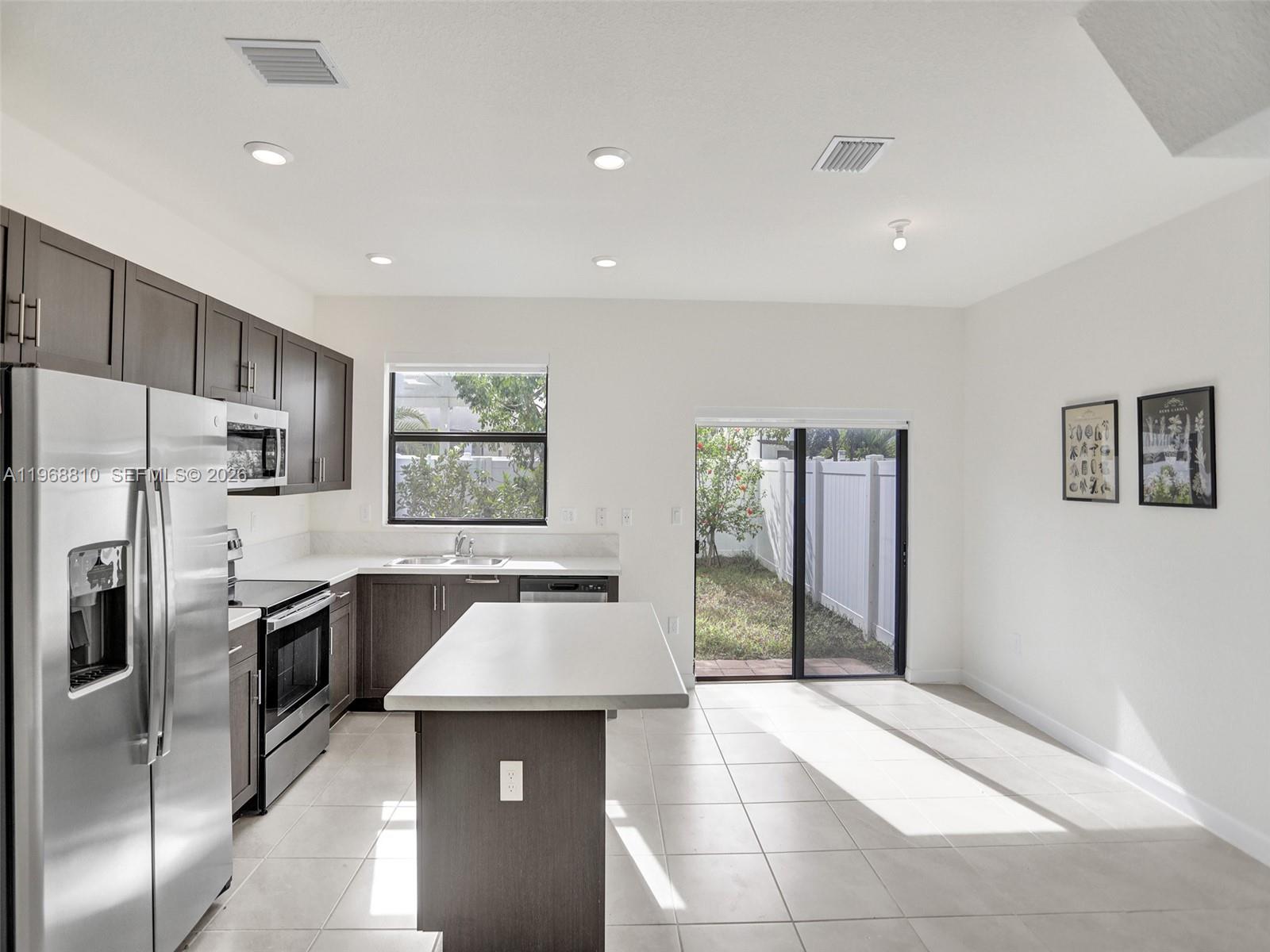 AQUABELLA NORTH - Residential