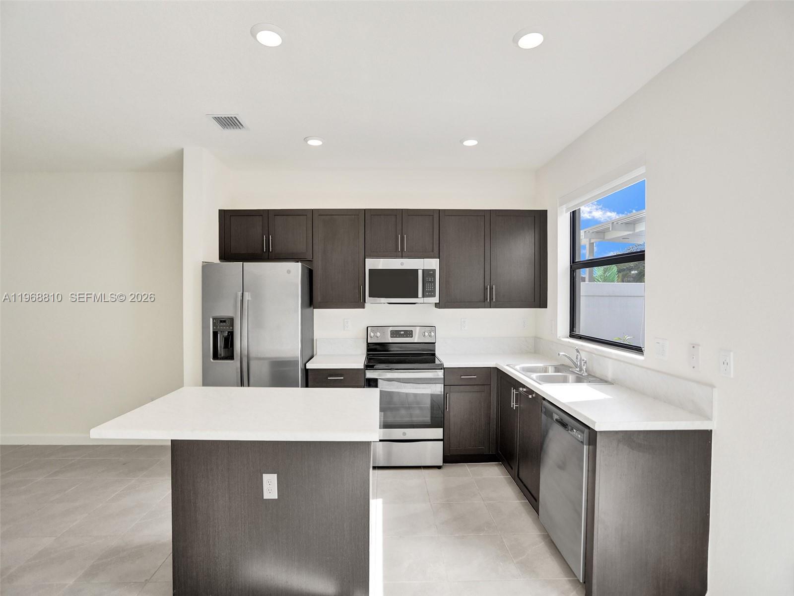 AQUABELLA NORTH - Residential