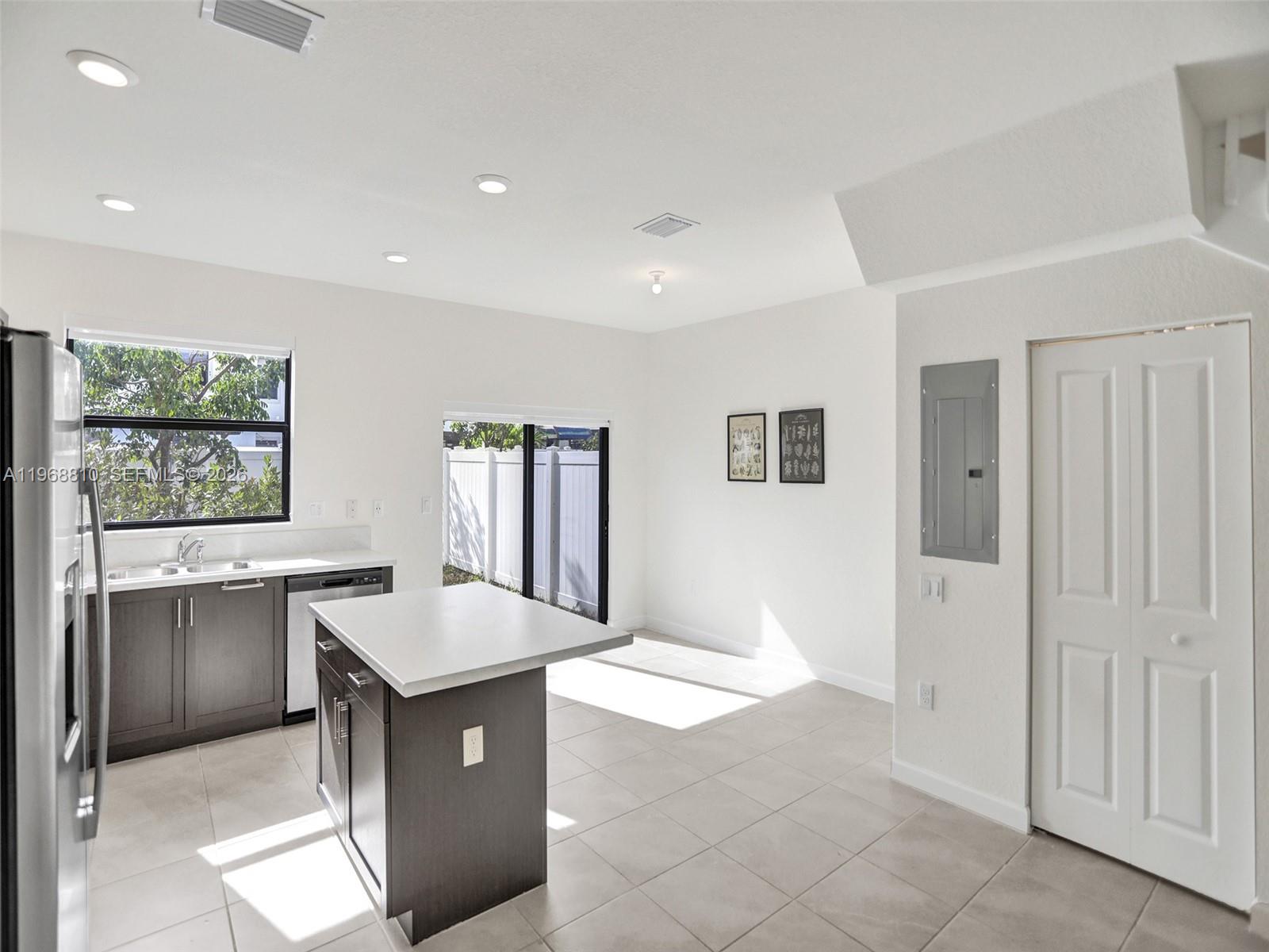 AQUABELLA NORTH - Residential