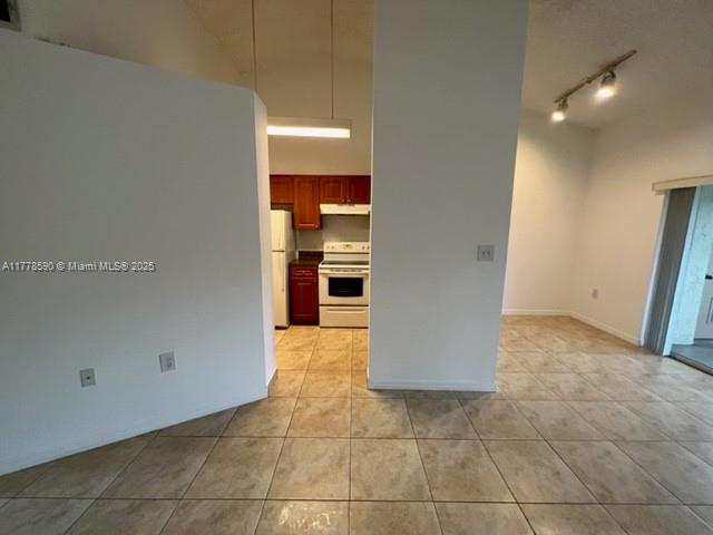 STERLING VILLAGES OF PALM - Residential Lease