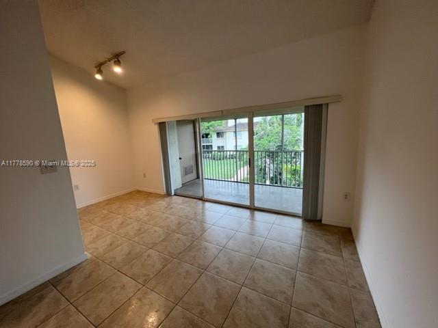 STERLING VILLAGES OF PALM - Residential Lease