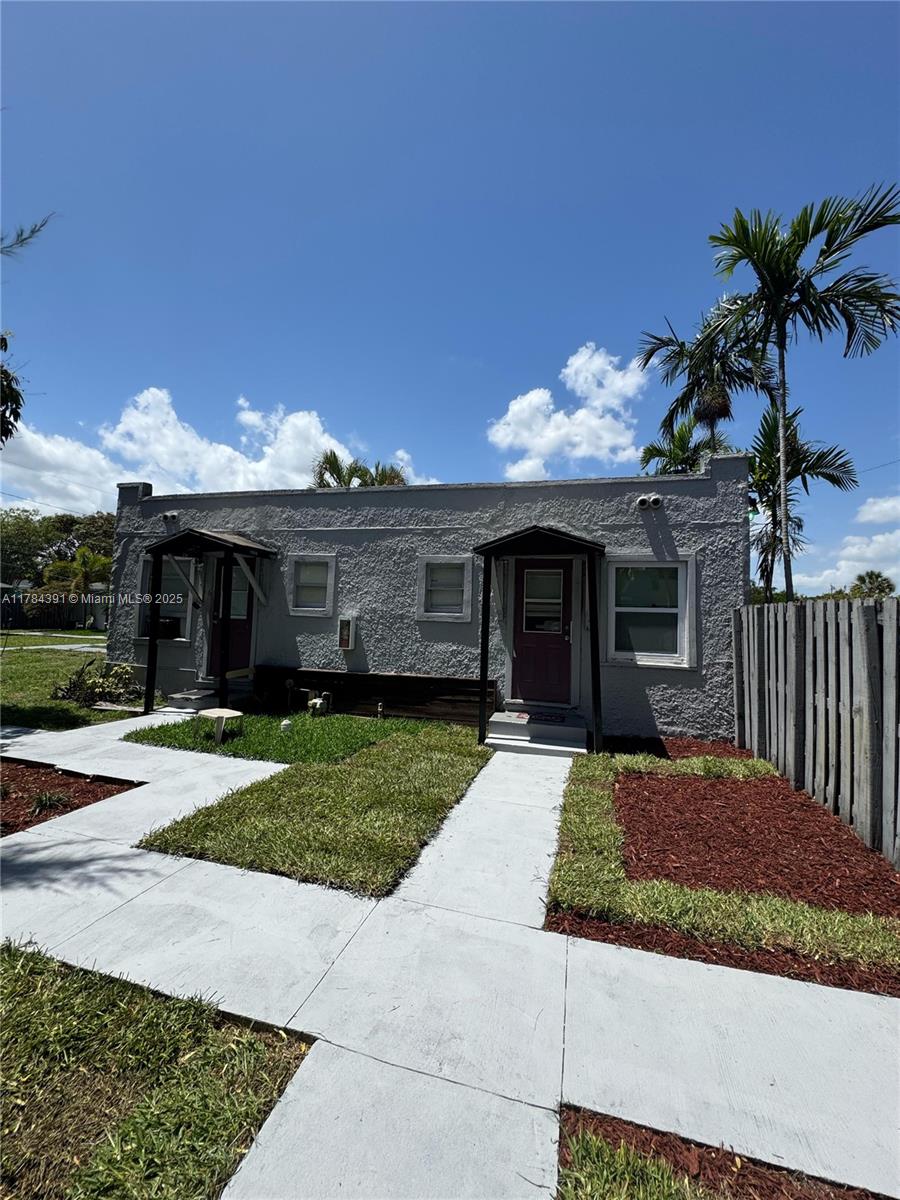 Rental Property at 25 Sw 10th St 8, Dania Beach, Miami-Dade County, Florida - Bathrooms: 1  - $1,300 MO.