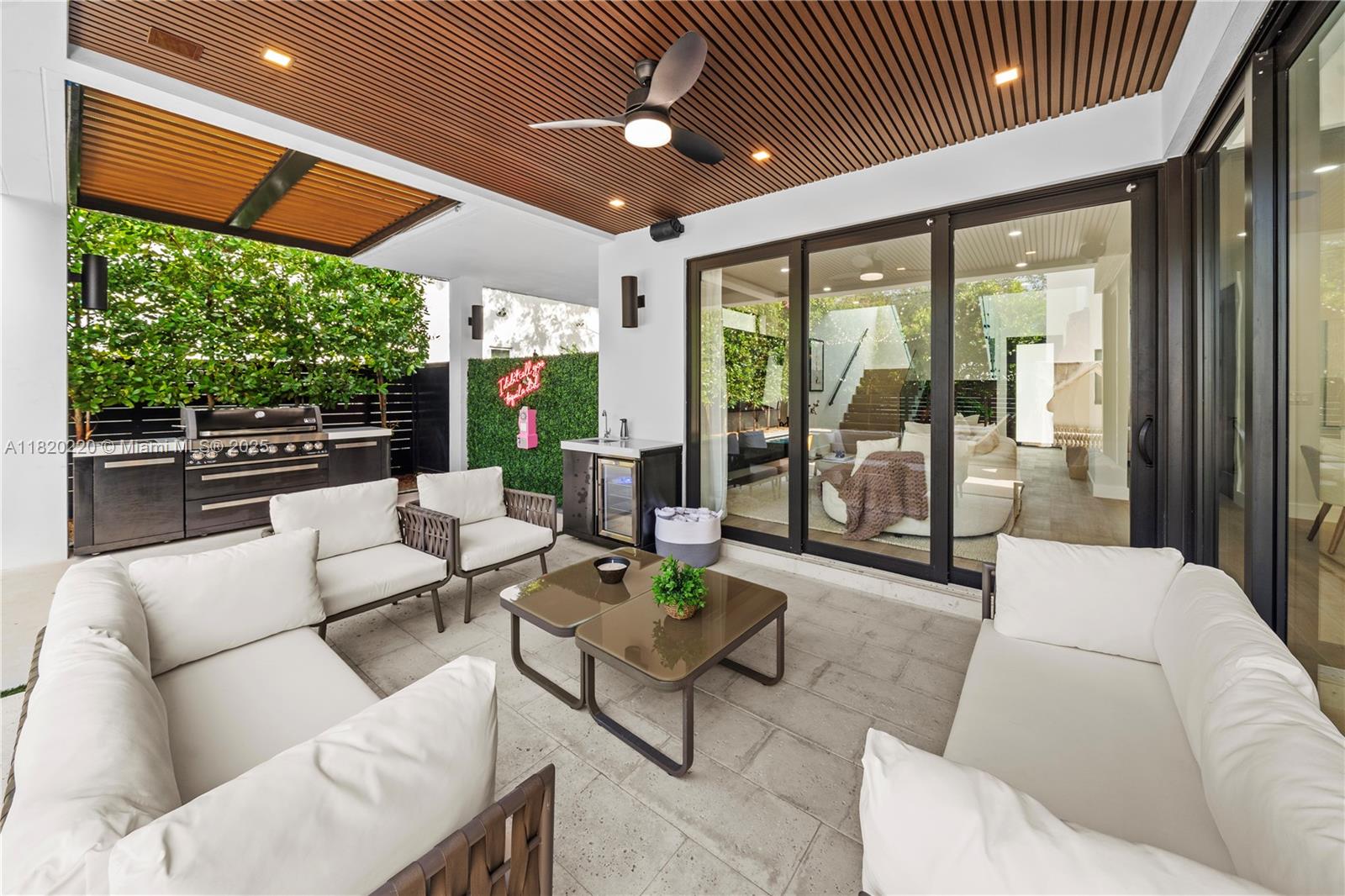 550 NW 42nd St