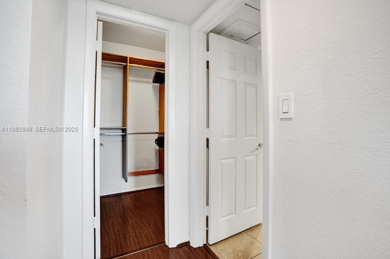 5600 CONDO - Residential Lease