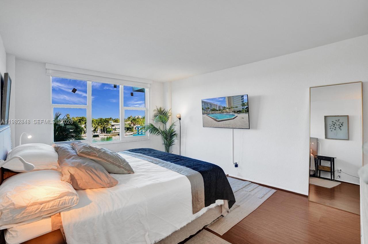 5600 CONDO - Residential Lease