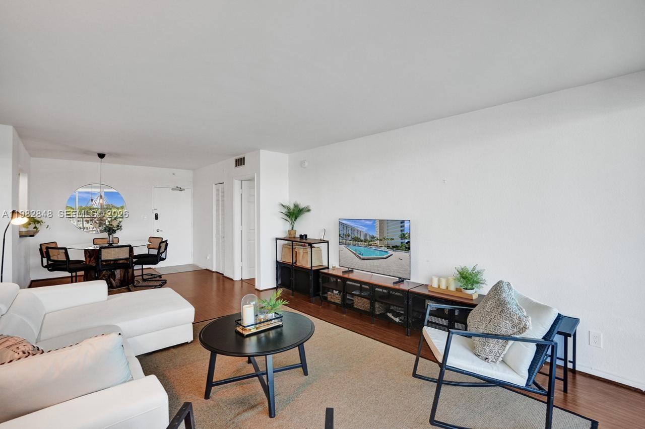 5600 CONDO - Residential Lease