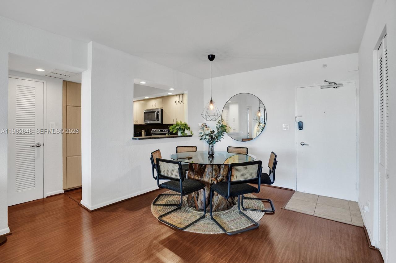 5600 CONDO - Residential Lease