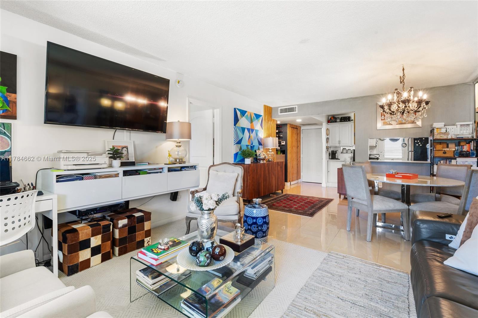 2851 Leonard Dr J109