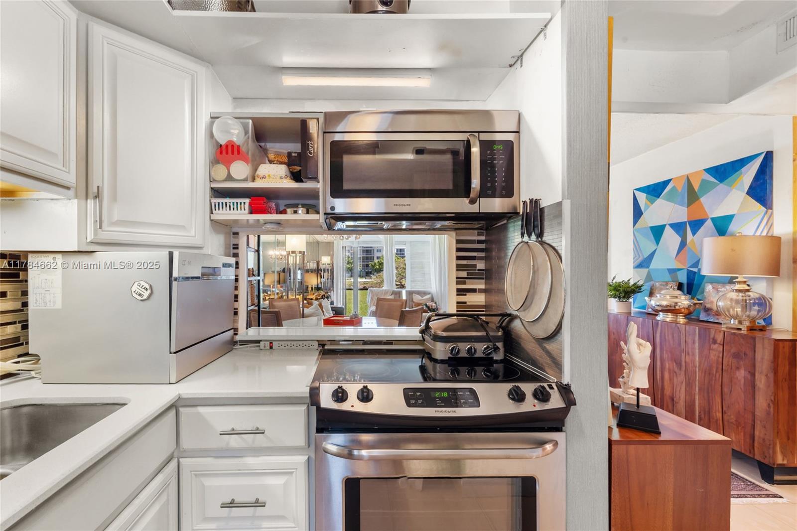 2851 Leonard Dr J109