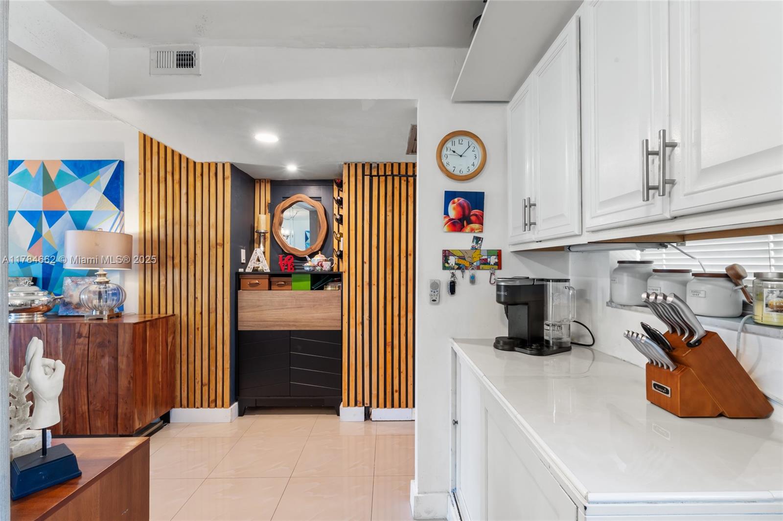 2851 Leonard Dr J109