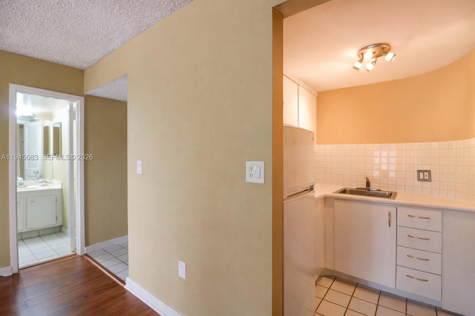CRICKET CLUBHOUSE CONDO - Residential Lease