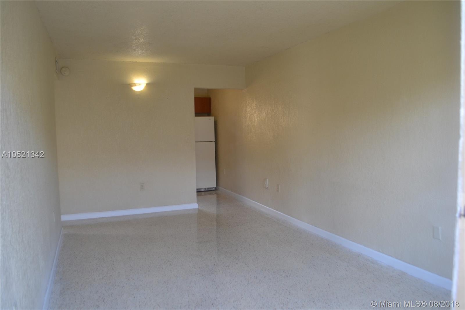 LAWRENCE ESTATE LAND CO - Residential Lease