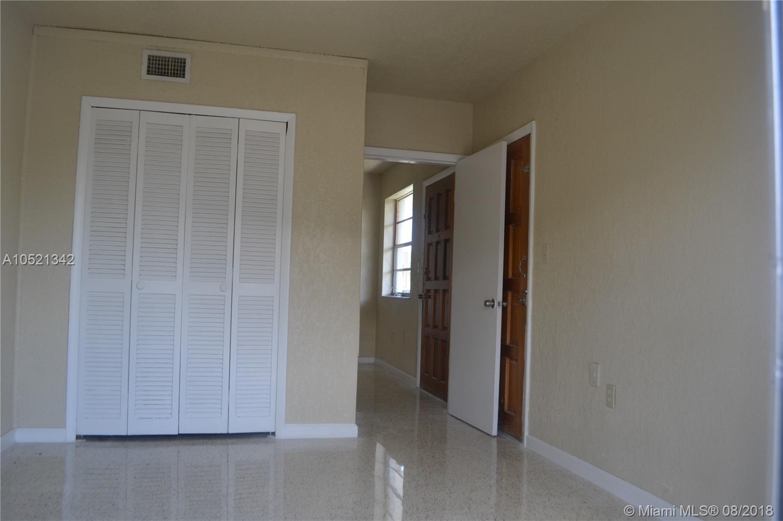 LAWRENCE ESTATE LAND CO - Residential Lease