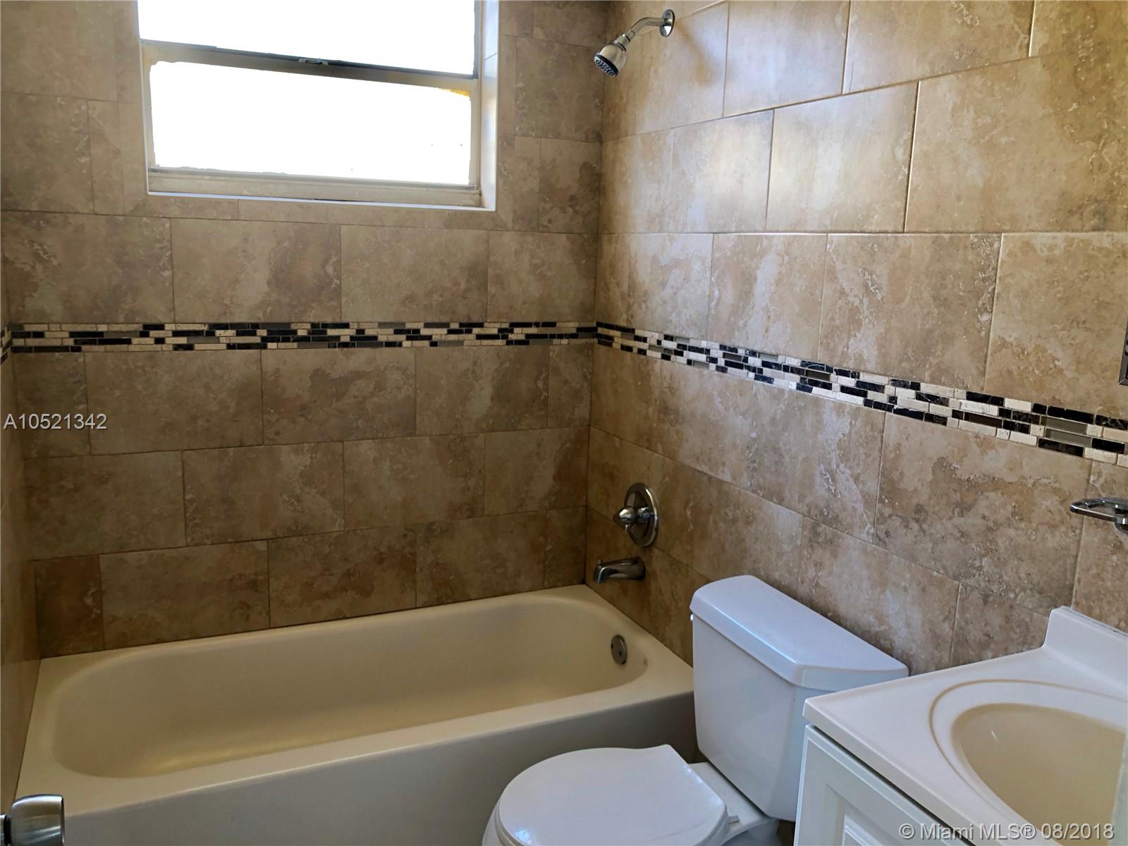 LAWRENCE ESTATE LAND CO - Residential Lease