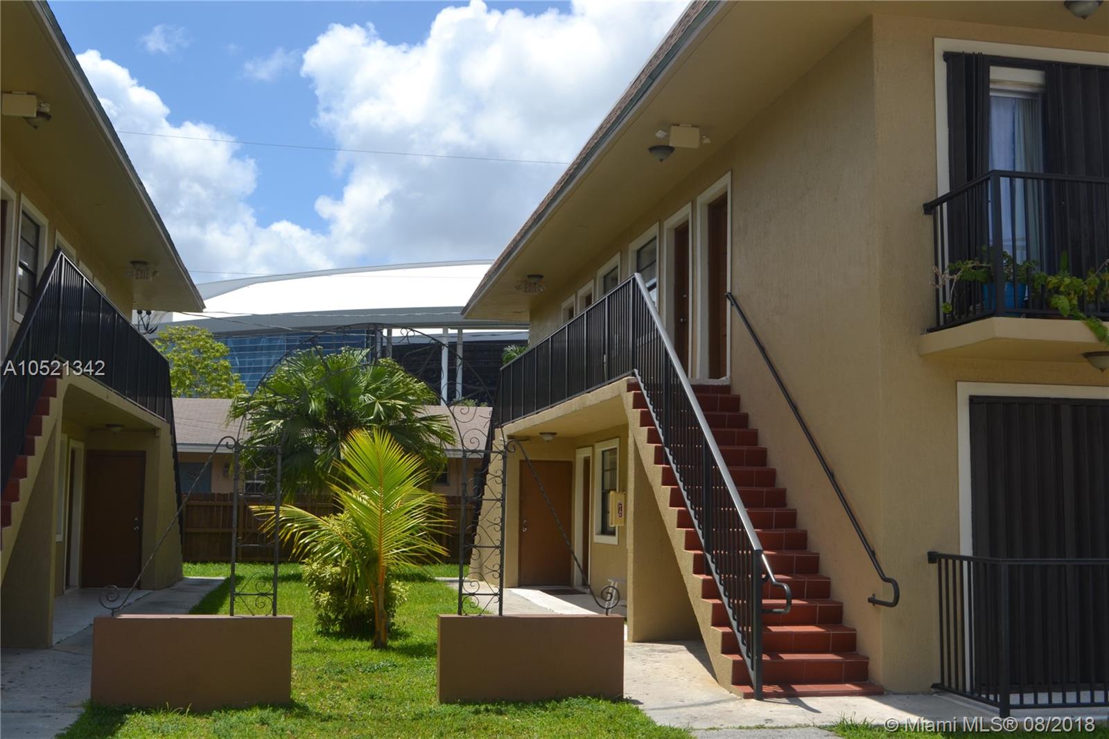 LAWRENCE ESTATE LAND CO - Residential Lease