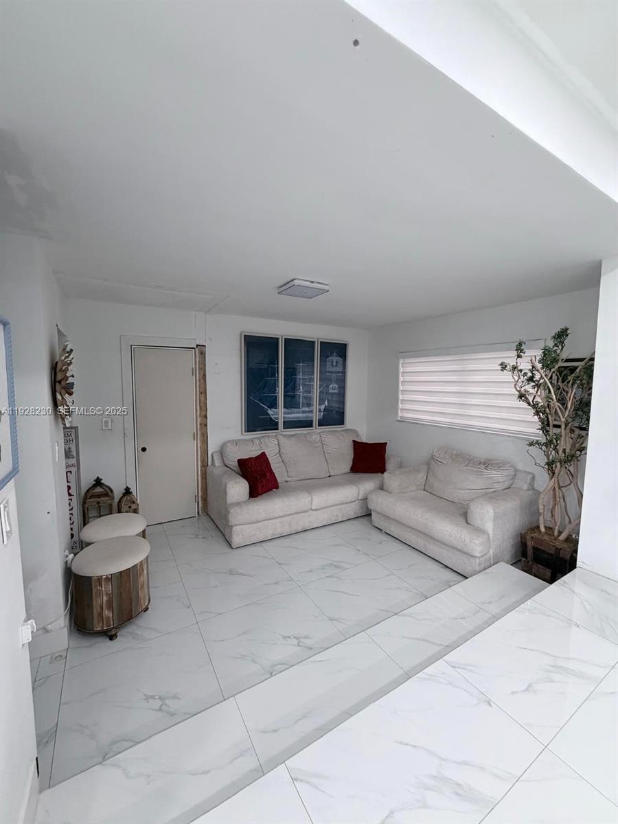 INGLESIDE PARK 1ST ADDN - Residential