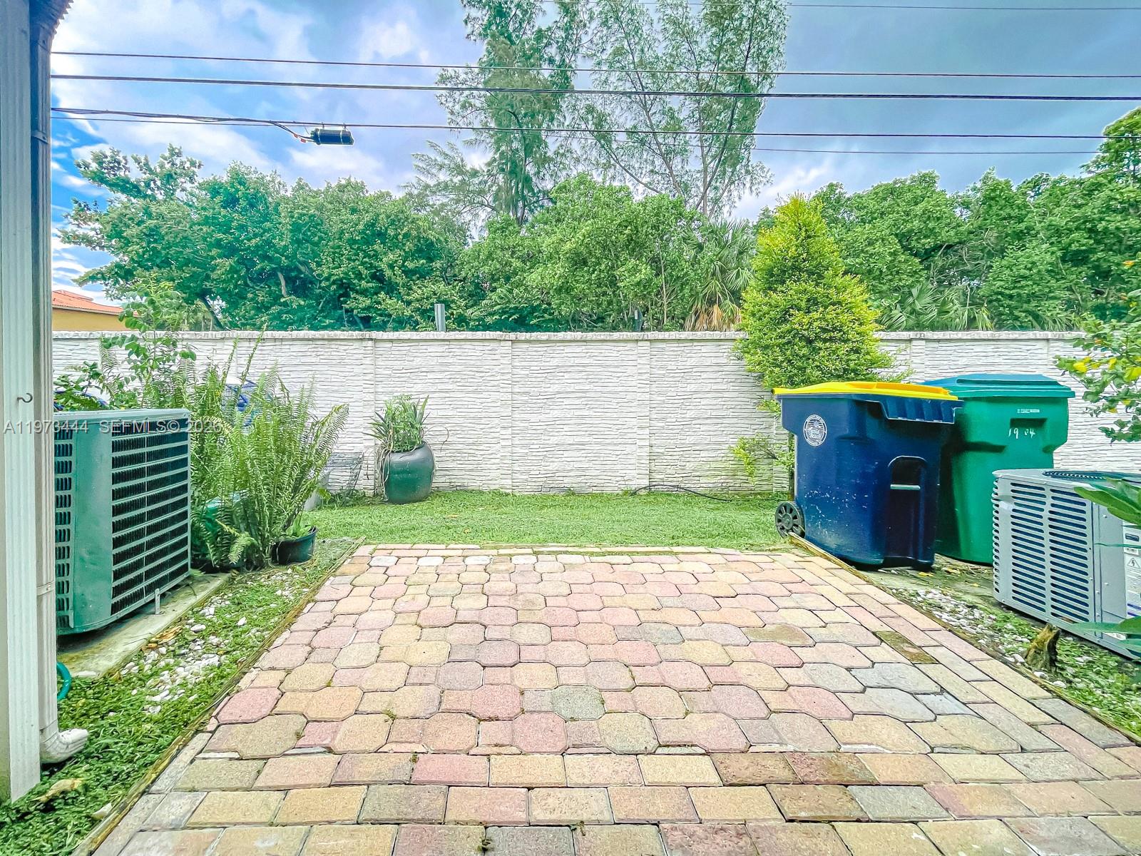 BANYAN OAKRIDGE COMMERCIA - Residential