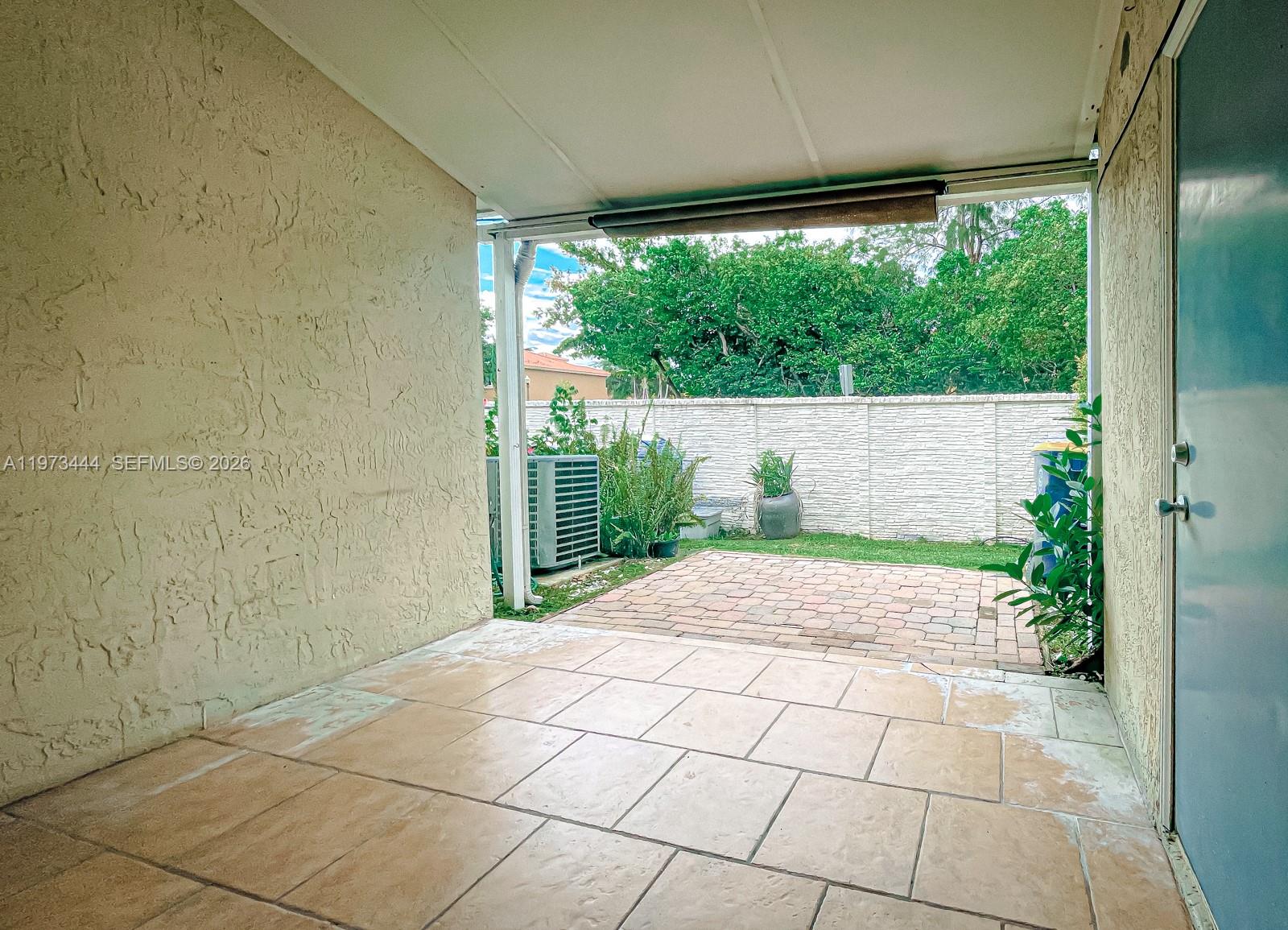 BANYAN OAKRIDGE COMMERCIA - Residential