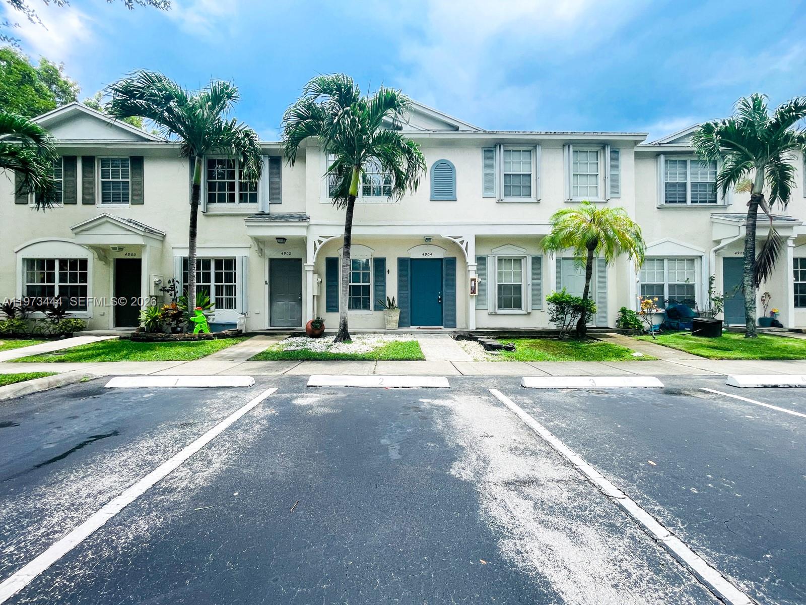 BANYAN OAKRIDGE COMMERCIA - Residential