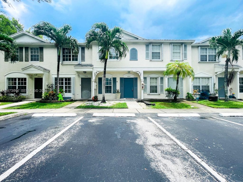 Photo of 4904 SW 31st Ter, Dania Beach, FL 33312 (MLS # A11973444)