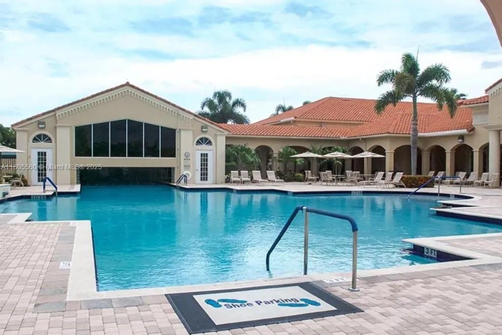 CASCADE LAKES - Residential Lease