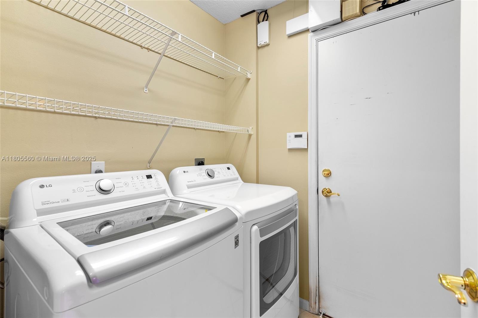 CASCADE LAKES - Residential Lease