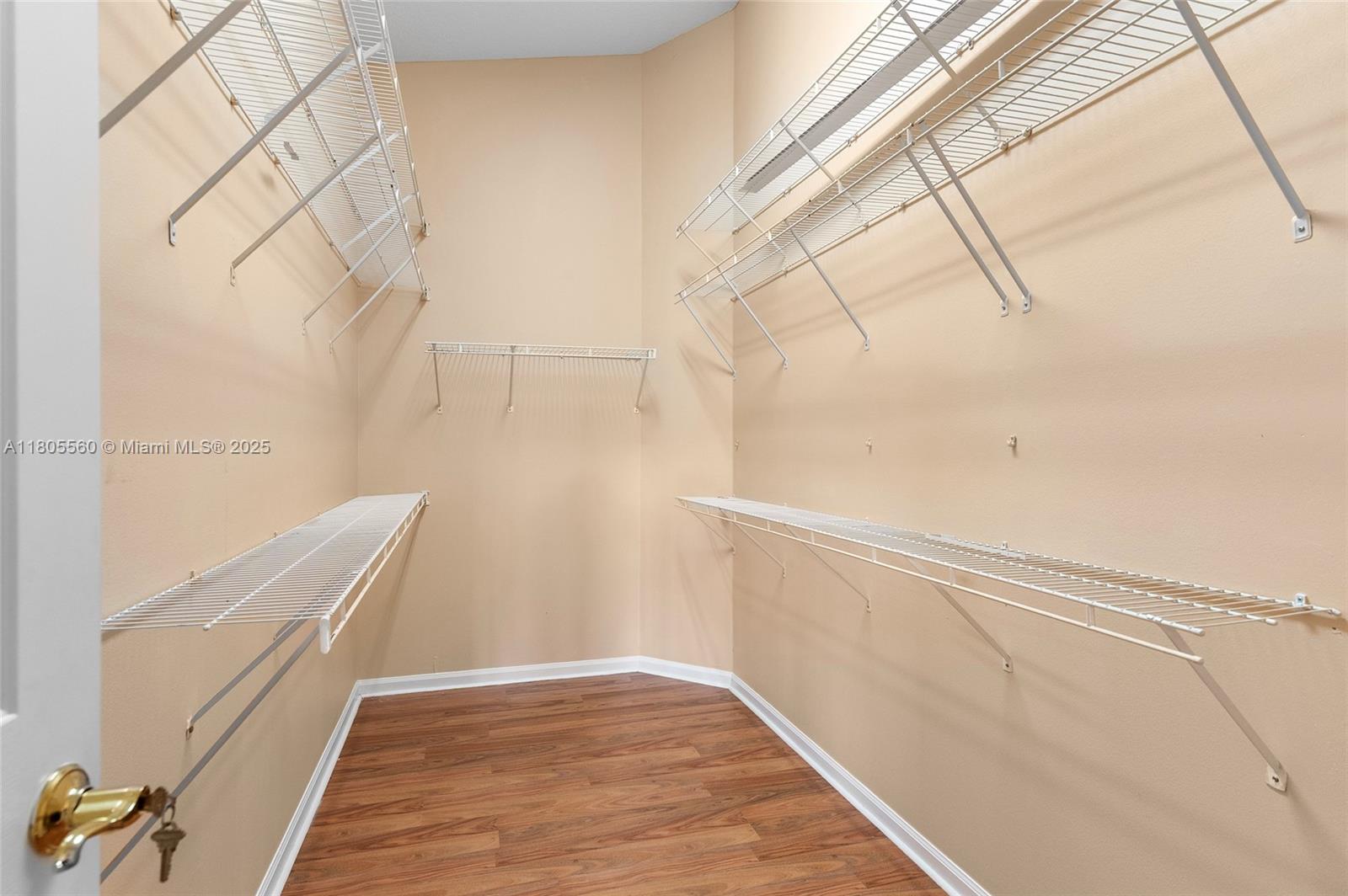 CASCADE LAKES - Residential Lease