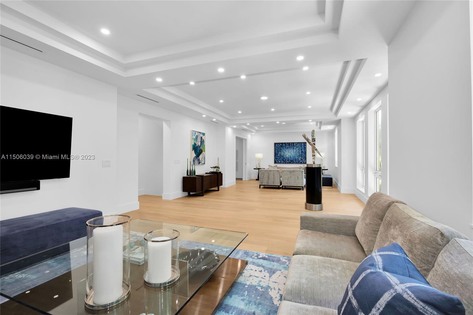 BAYSHORE VILLAS - Residential