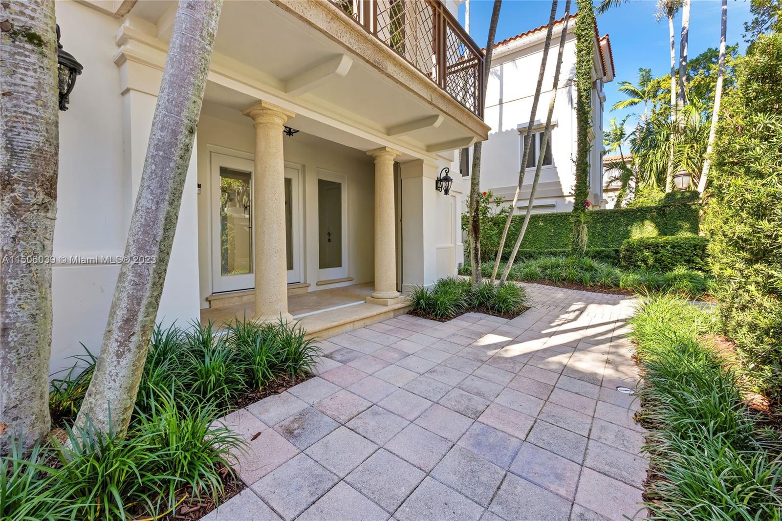 BAYSHORE VILLAS - Residential