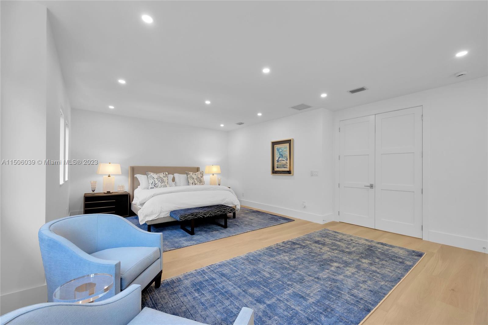 BAYSHORE VILLAS - Residential