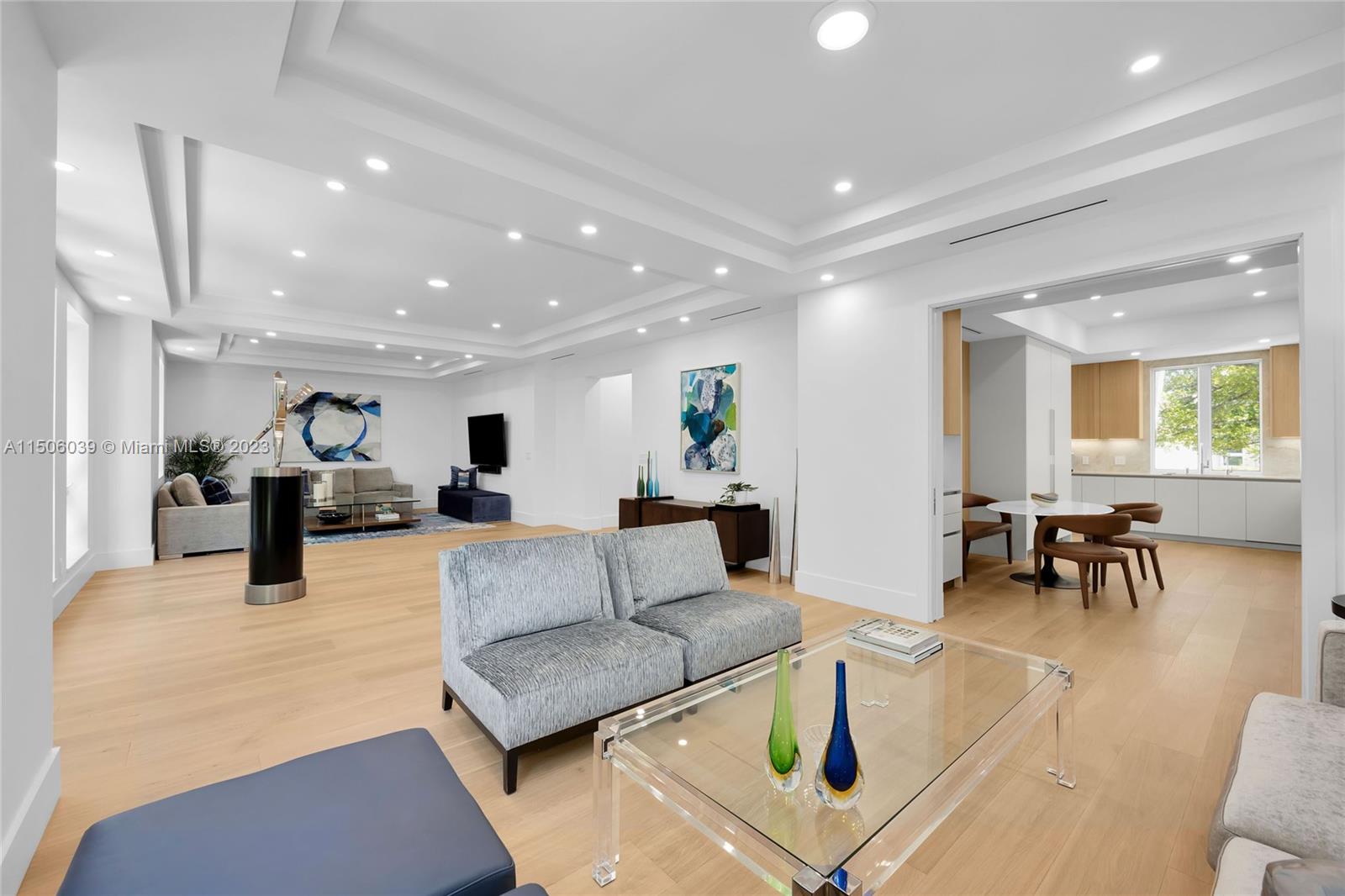 BAYSHORE VILLAS - Residential