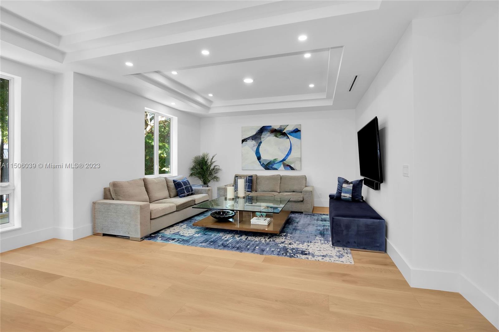 BAYSHORE VILLAS - Residential