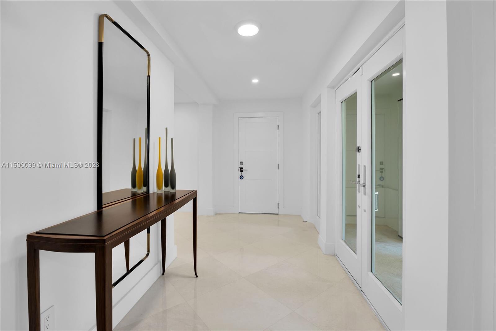 BAYSHORE VILLAS - Residential