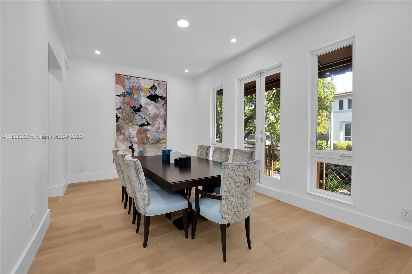 BAYSHORE VILLAS - Residential