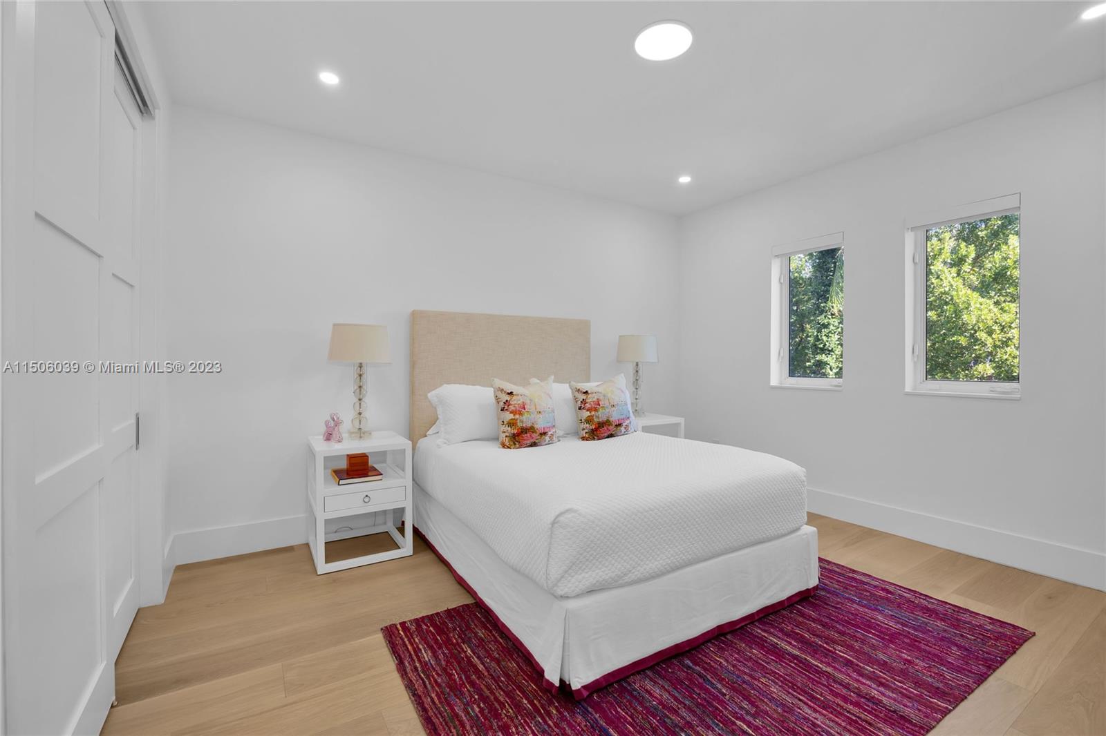 BAYSHORE VILLAS - Residential