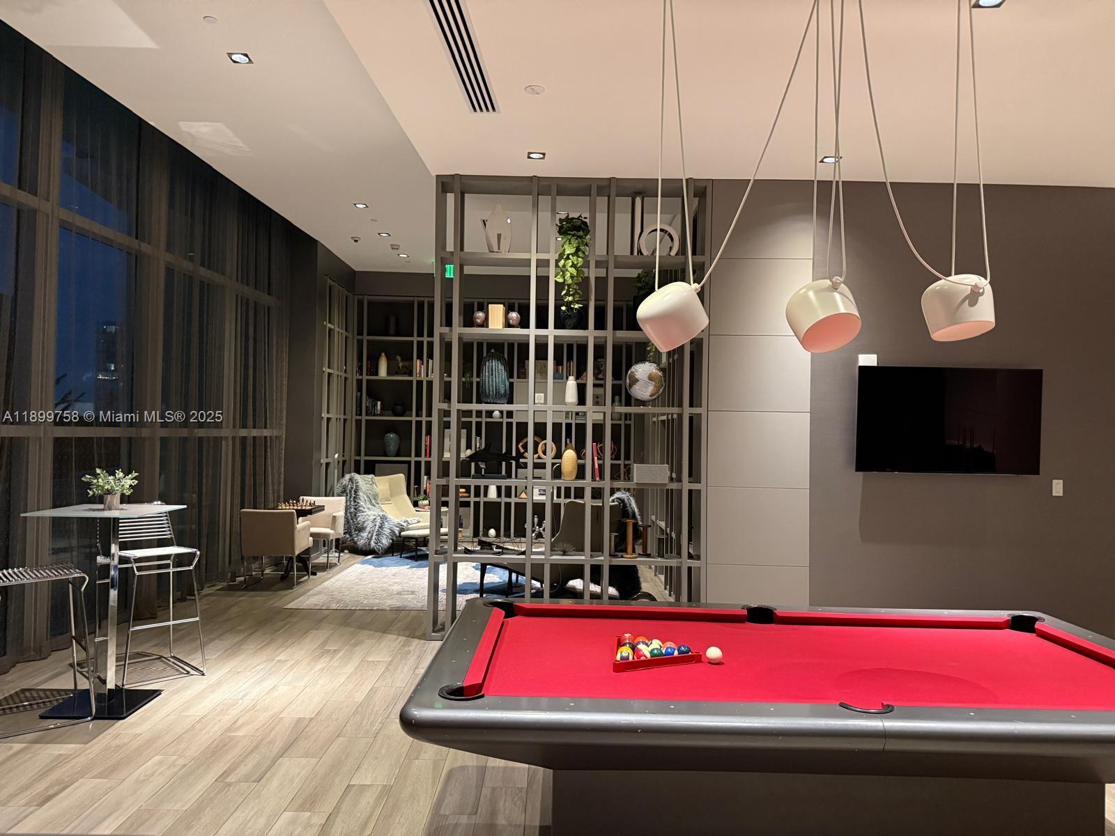 1100 MILLECENTO RESIDENCE - Residential Lease