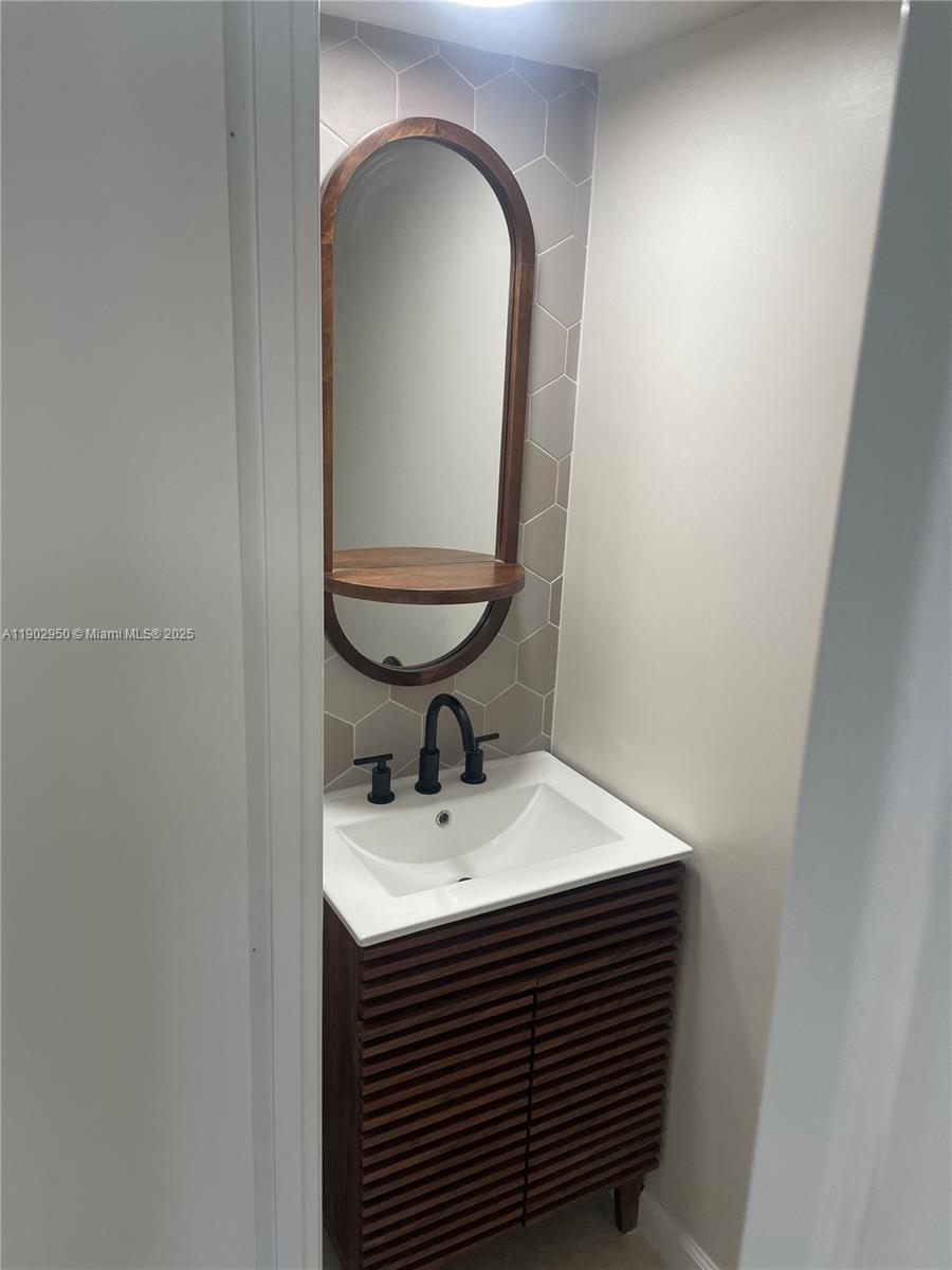 BRICKELL KEY ONE CONDO - Residential Lease