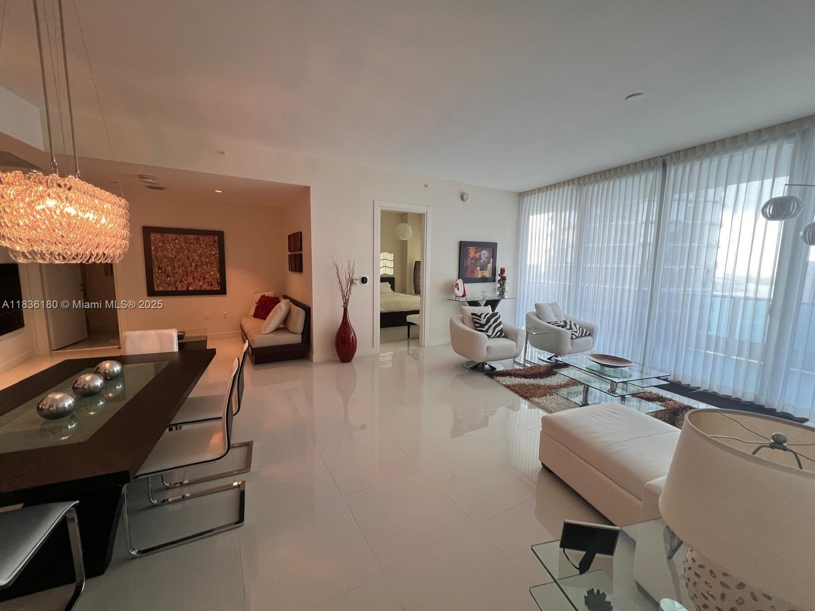 200 Biscayne Boulevard Way 4603, Miami, FL, 33131/$1,300,000 3 200 Biscayne Boulevard Way 4603