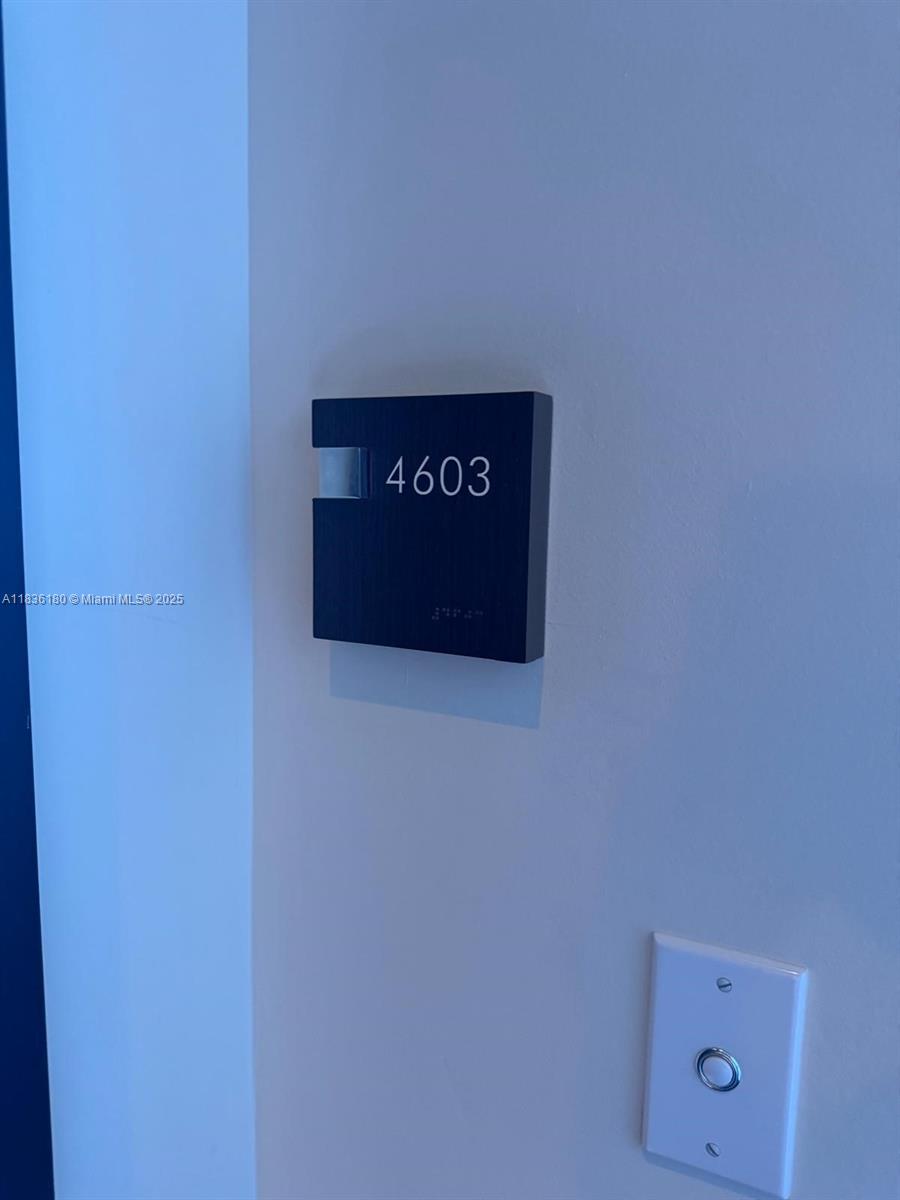200 Biscayne Boulevard Way 4603, Miami, FL, 33131/$1,300,000 2 200 Biscayne Boulevard Way 4603