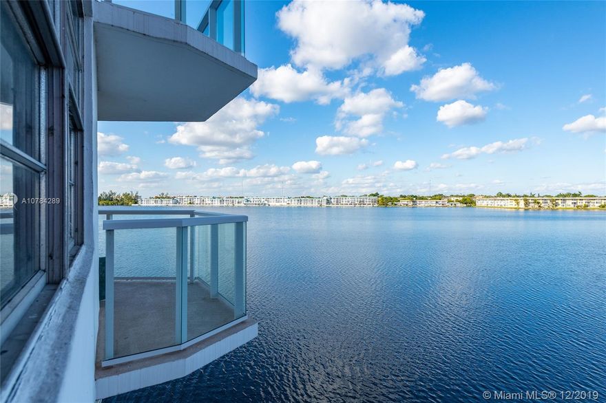 Bright and spacious renovated 2/2 unit available for annual rent. Enjoy full privacy and the most amazing unobstructed water views from every single room and the "floating" balcony. The best line in the building.  The open kitchen features brand new SS Samsung appliances and new cabinetry. New flooring and fresh paint throughout. Great floor-plan with 2 full bathrooms. An excellent opportunity for family with kids or roommates. Call to schedule a viewing!