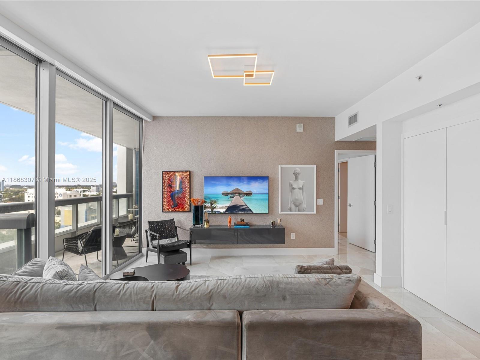 6899 Collins Ave 1010