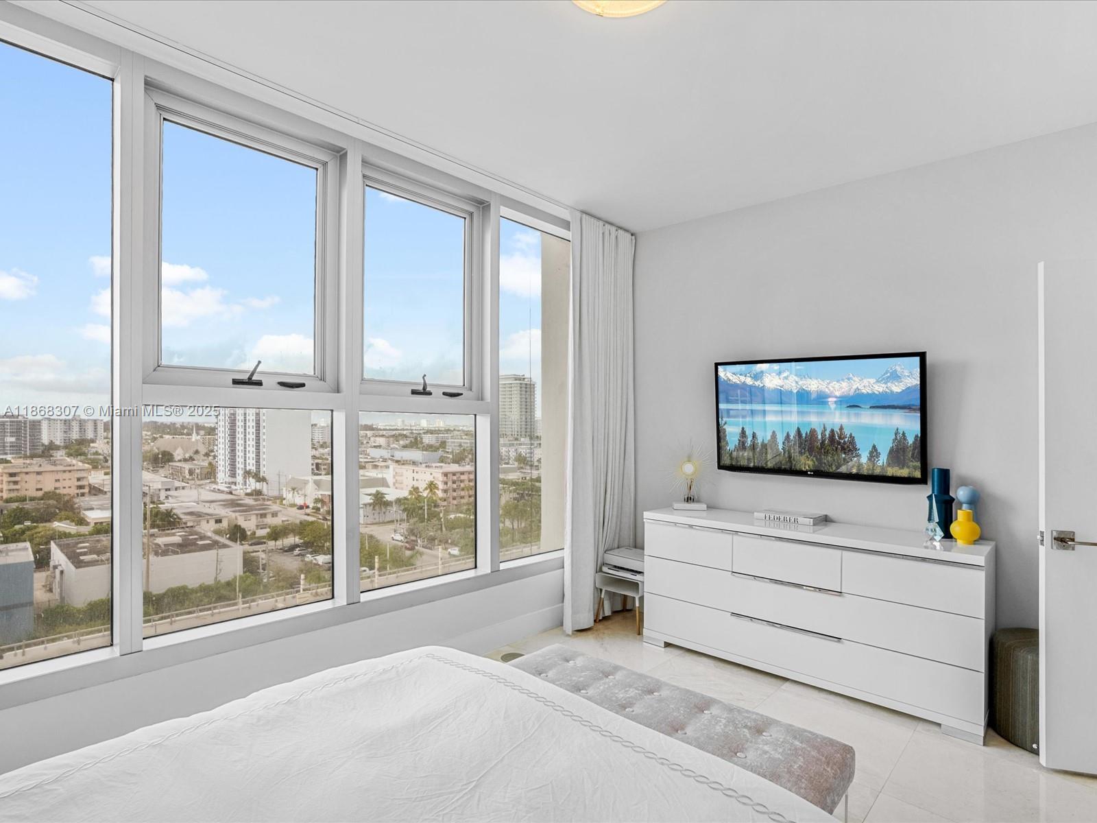 NORTH CARILLON BEACH COND - Residential