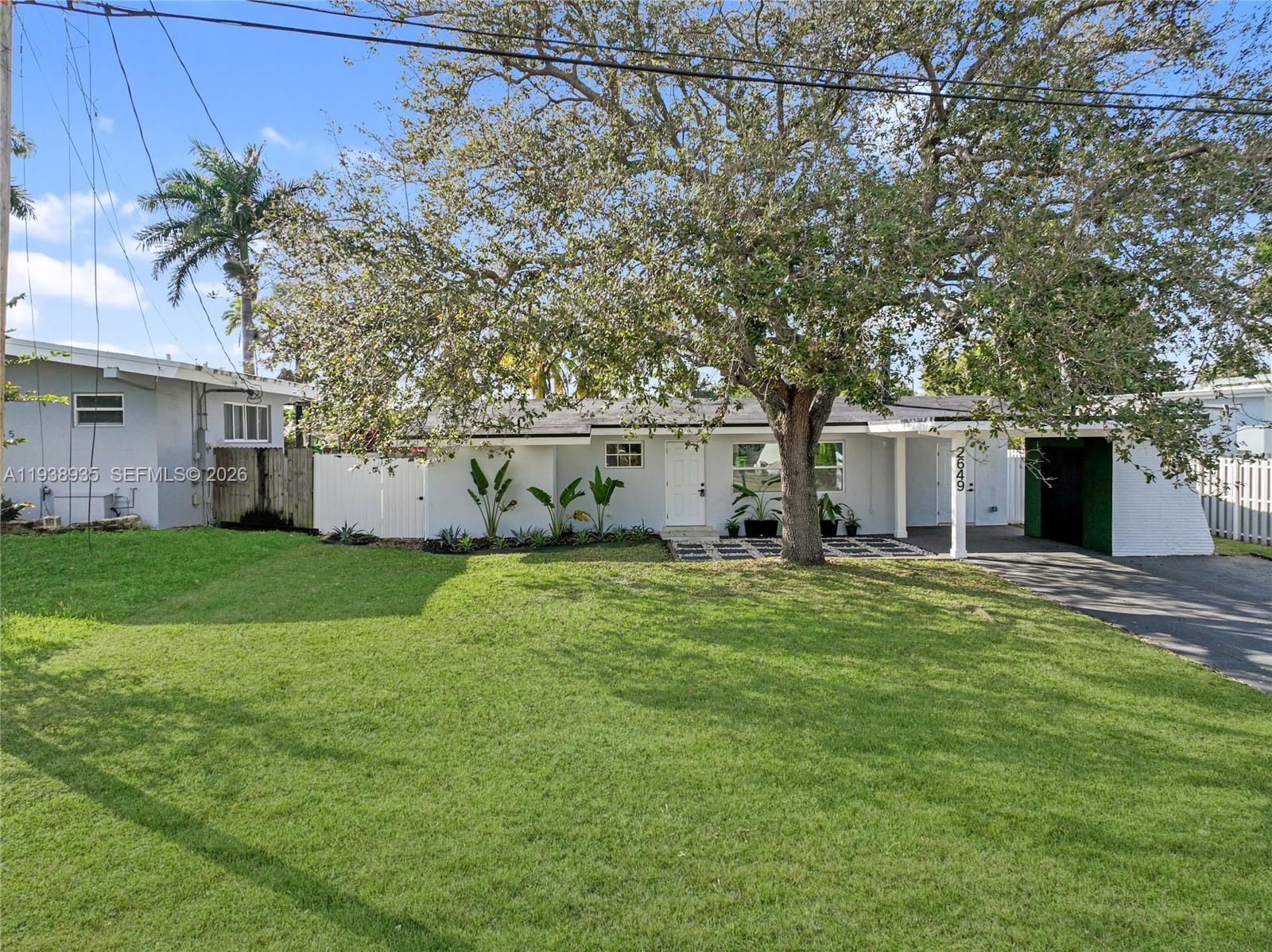 LAUDERDALE ISLES NO 2-BLK - Residential